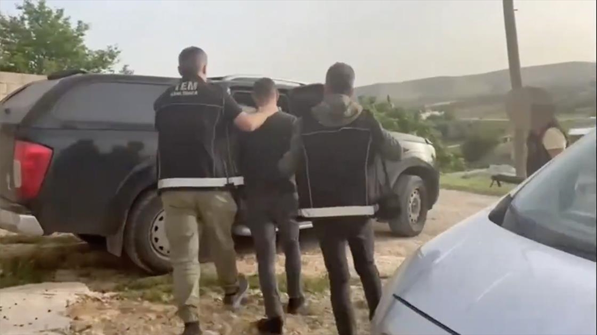 "bozdoğan-30" Operasyonlarında 147 Bölücü Terör Örgütü Şüphelisi Yakalandı