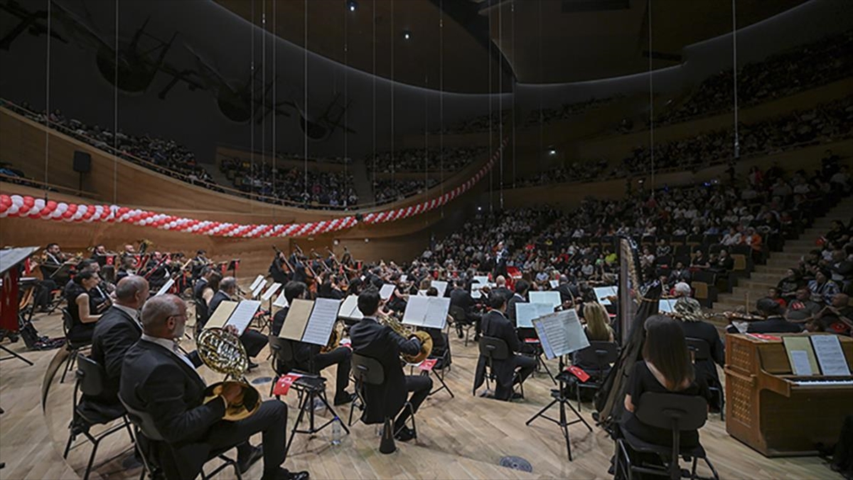 Cumhurbaşkanlığı Senfoni Orkestrası'ndan "23 Nisan" İçin Özel Konser