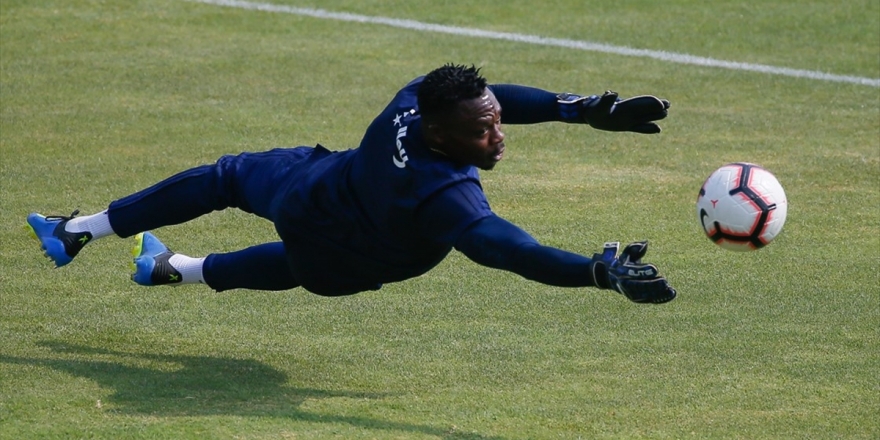 Fenerbahçe Kameni İle Yollarını Ayırdı