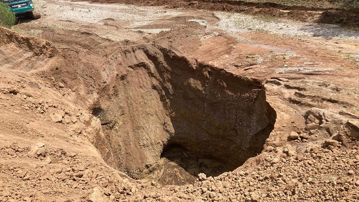 Konya'da Eş Zamanlı 15 Obruk Oluştu