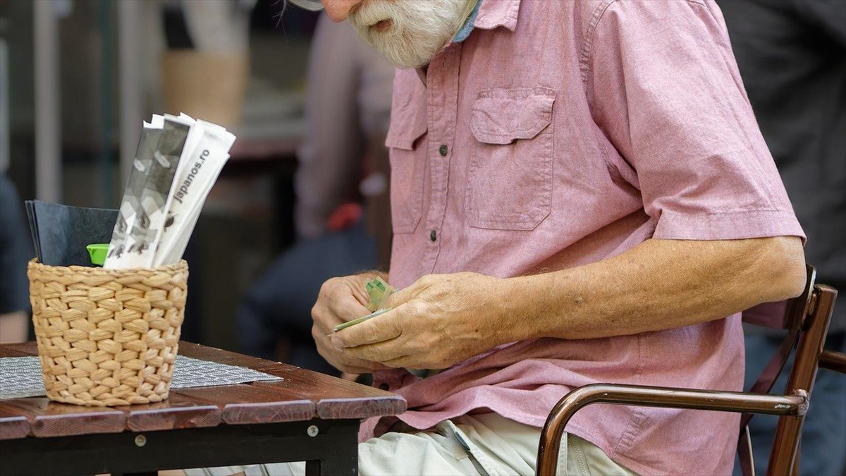 FBI'ın 60 yaş üstü raporu: 3,4 milyar dolardan fazla dolandırıldılar