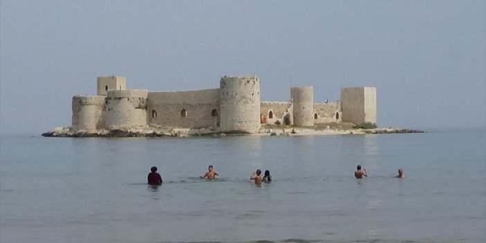 Kızkalesi'nde Turizm Hareketliliği Devam Ediyor