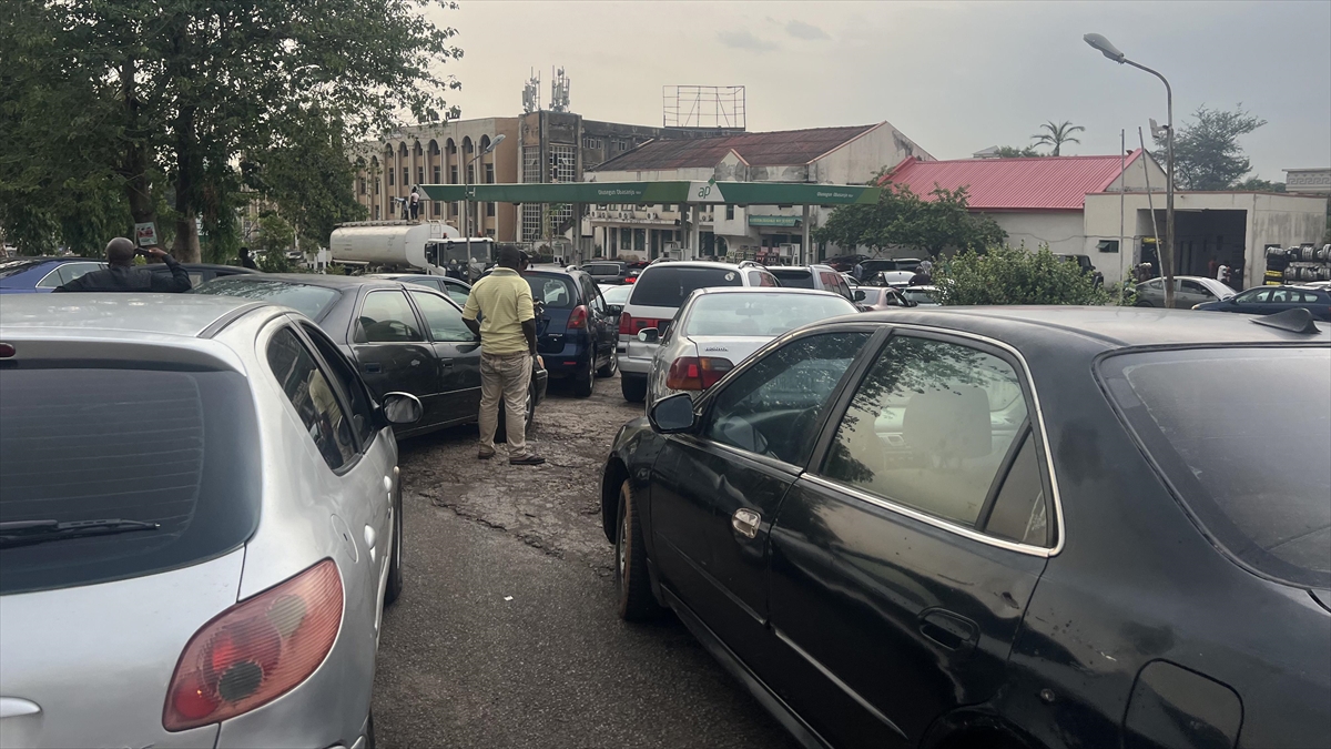 Nijerya'da Yakıt Krizi Devam Ediyor