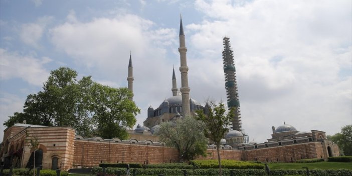 "zaman Belirleyici" Olarak Bilinen Muvakkithanelerin Bir Örneği De Selimiye'de