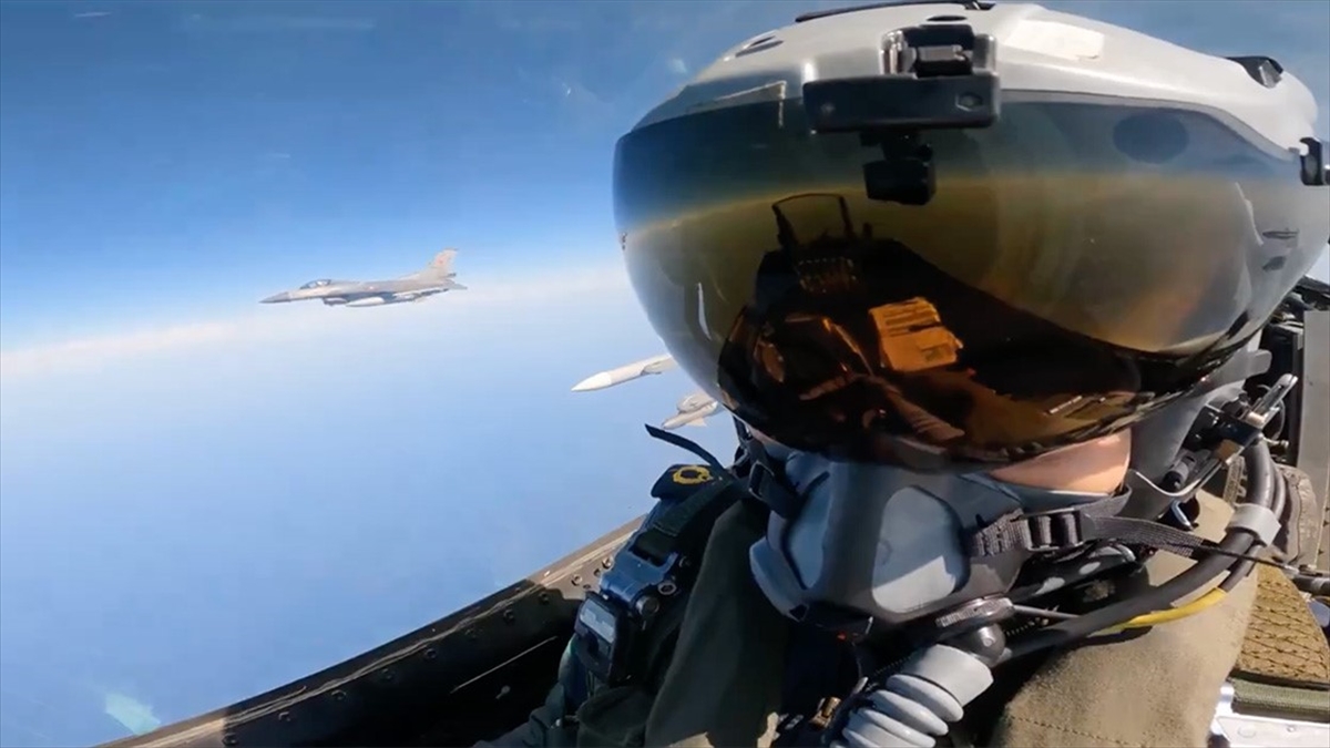 Türk Hava Kuvvetlerinden Kıbrıs Adasının Güneyinde Eğitim Uçuşu