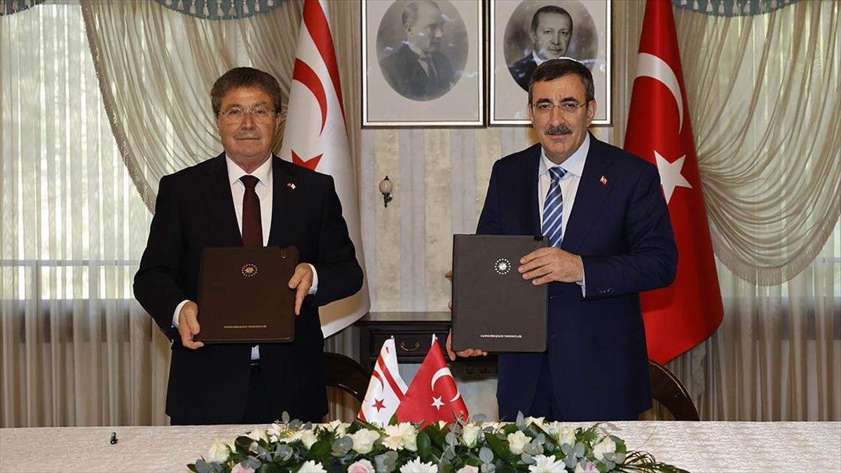 Cumhurbaşkanı Yardımcısı Yılmaz, KKTC Başbakanı Üstel İle Görüştü