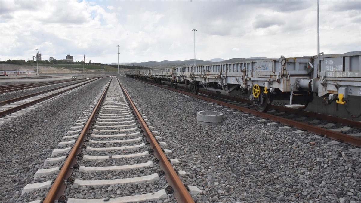 Bakü-Tiflis-Kars Demiryolu'nda Modernizasyon İşleri Tamamlandı