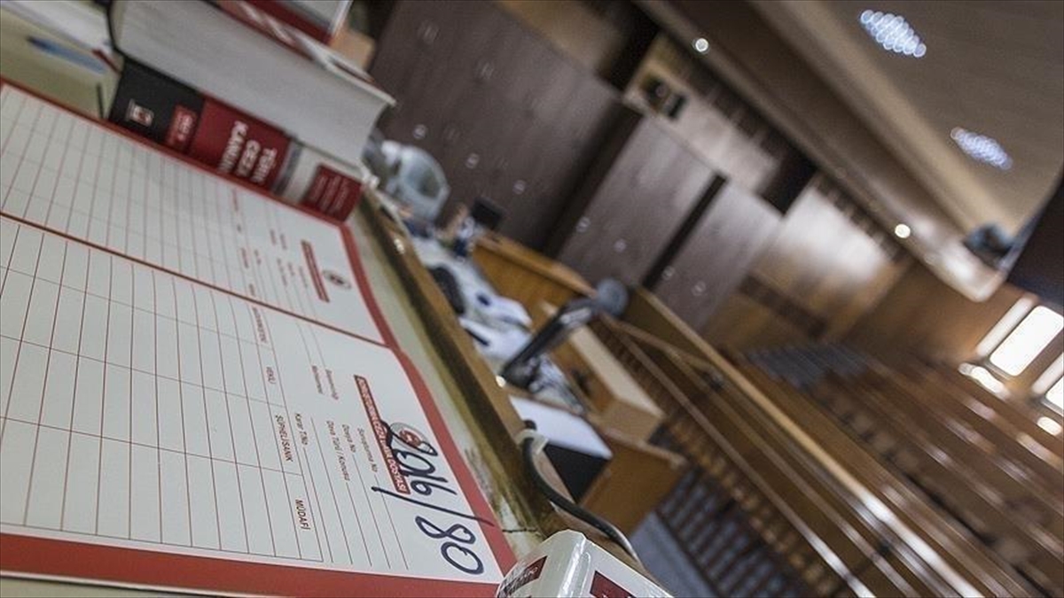 İstanbul'daki 1 Mayıs Gösterilerinde Polise Saldıran 52 Şüpheliye Tutuklama Talebi