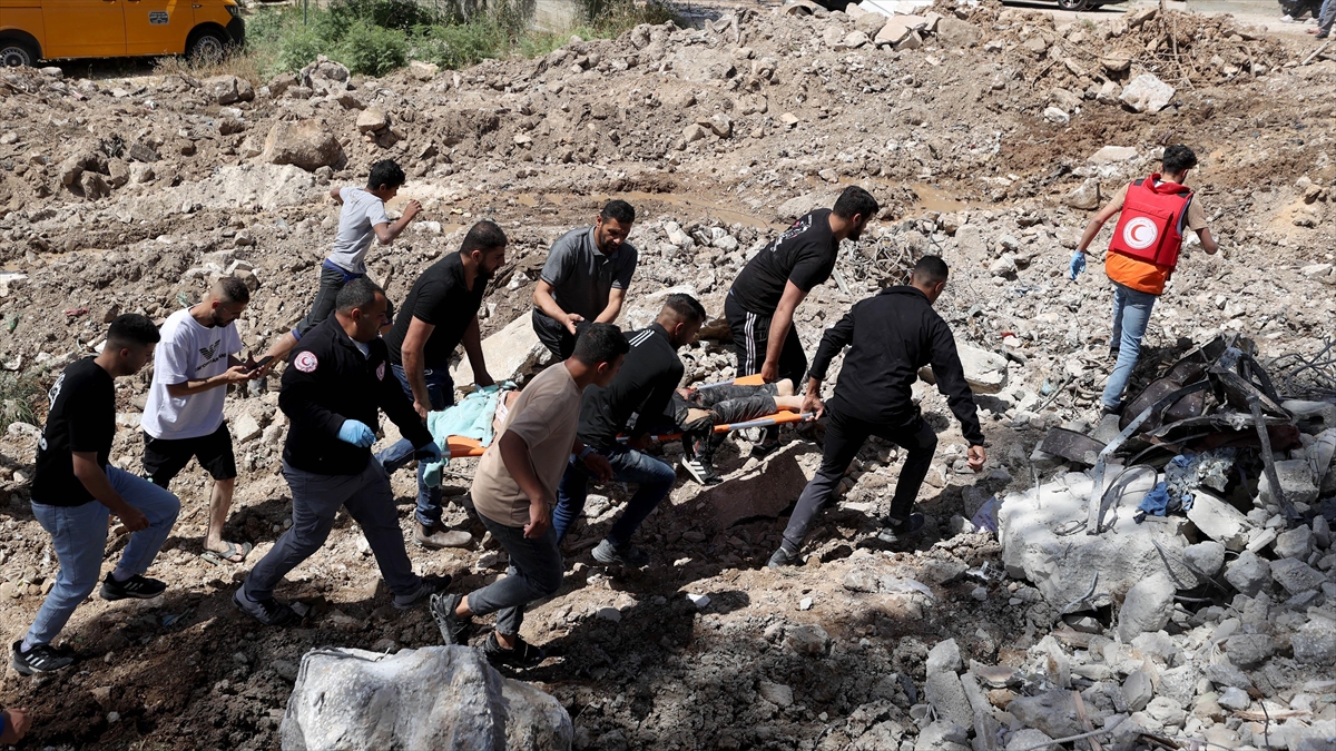 Filistin Sağlık Bakanlığı: Tulkerim'de 5 Filistinli Şehit Oldu