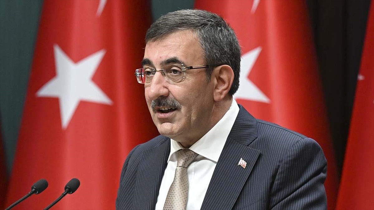 Cevdet Yılmaz: Enflasyonla Mücadele Topyekun Mücadeledir