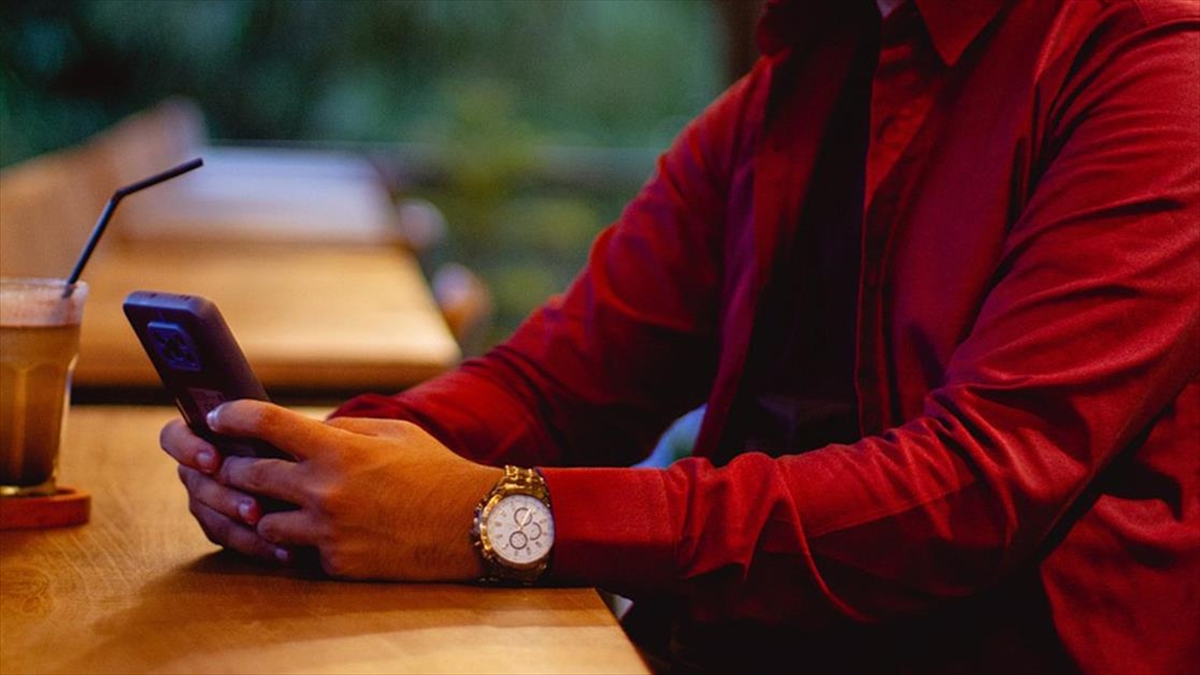 Dijitalleşen Dünyada Bağımlılık Tehlikesi