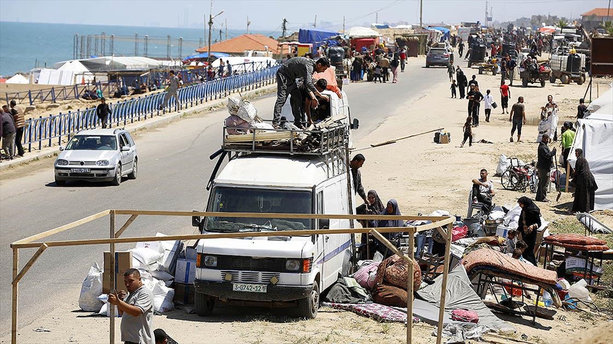 BM: Refah'tan Saat Başı Yaklaşık 200 Ailenin Hareket Ettiğini Görüyoruz