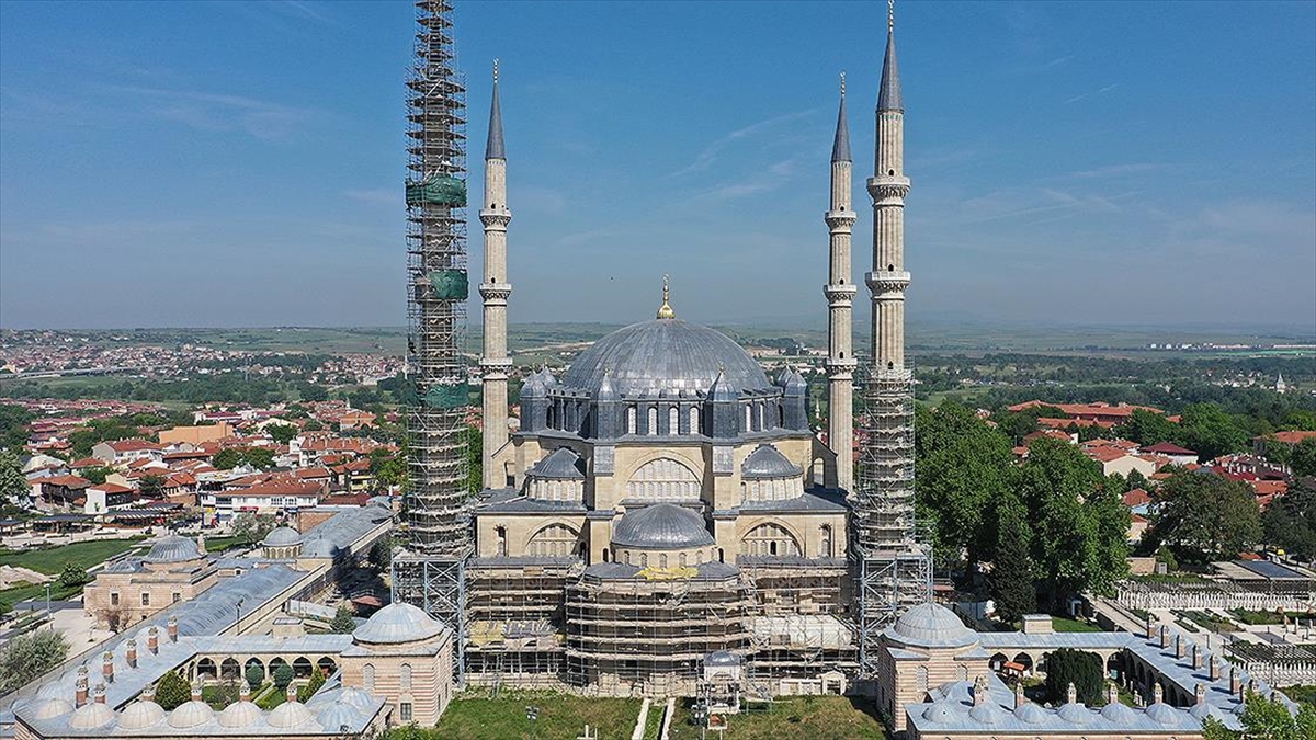 Selimiye Camisi'nin Dört Minaresinden Üçündeki Restorasyon Tamamlandı