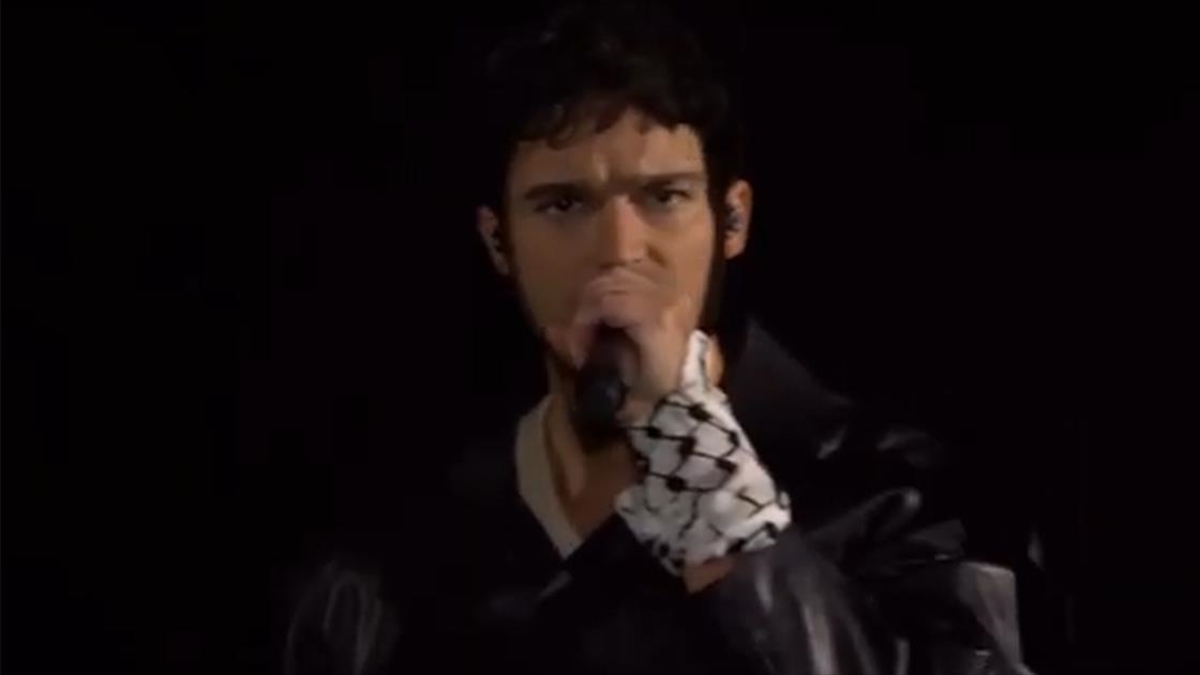 Filistin Asıllı İsveçli Şarkıcı, Eurovision Şarkı Yarışması Yarı Final Açılışına Kefiyeyle Çıktı