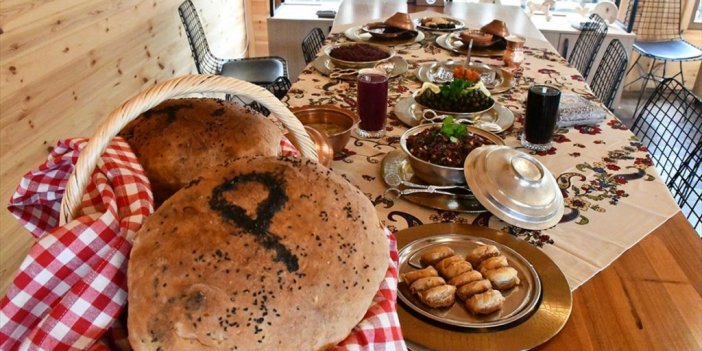 Millet Bahçesindeki Restoranı İşleten Kadınlar Yöresel Lezzetler Sunuyor