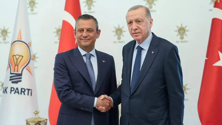 Özgür Özel, Erdoğan'a sunduğu dosyayı canlı yayında açıkladı!