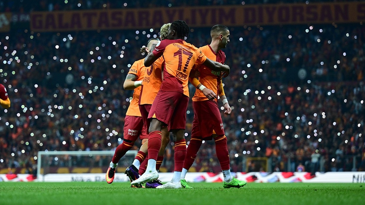Galatasaray, Tecrübeli Futbolcularıyla Şampiyonluğa Koşuyor