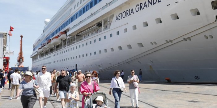 Dev Kruvaziyer 998 Yolcusuyla Samsun Limanı'na Demirledi