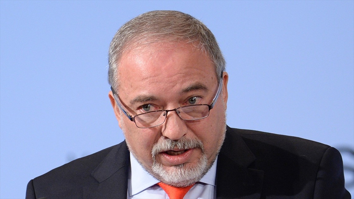 Eski İsrail Savunma Bakanı Liberman'dan Netanyahu'ya İstifa Çağrısı