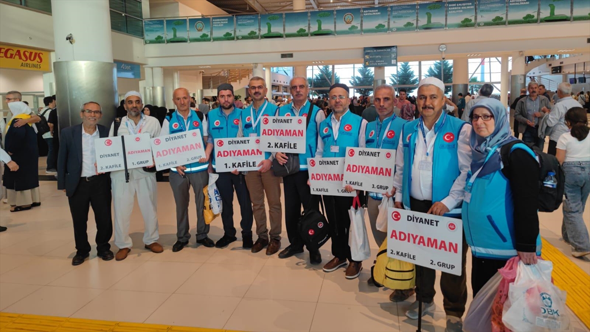 Adıyaman'da İlk Hac Kafilesi Kutsal Topraklara Uğurlandı