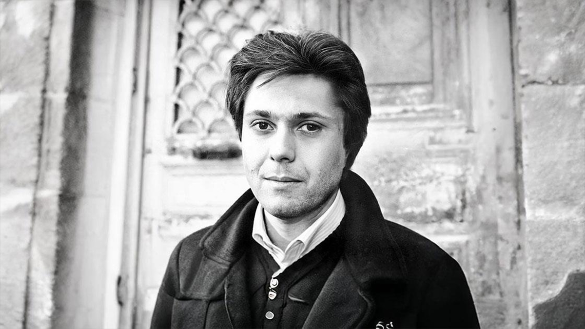 Edebiyatla Beyaz Perdeyi Buluşturan Yönetmen: Ömer Kavur