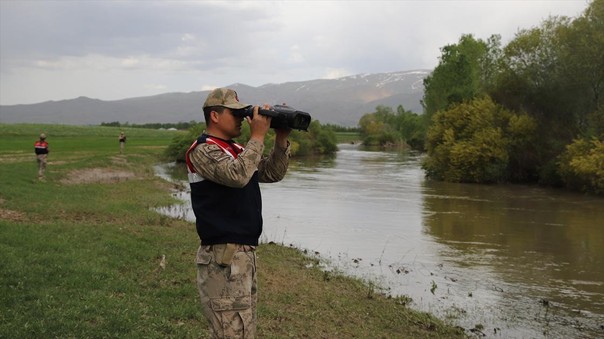 Jandarma Ekipleri İnci Kefali Nöbetinde