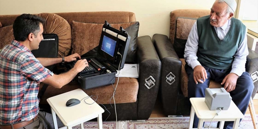 Hasta Ve Yaşlılara 'Evde Nüfus Cüzdanı' Hizmeti