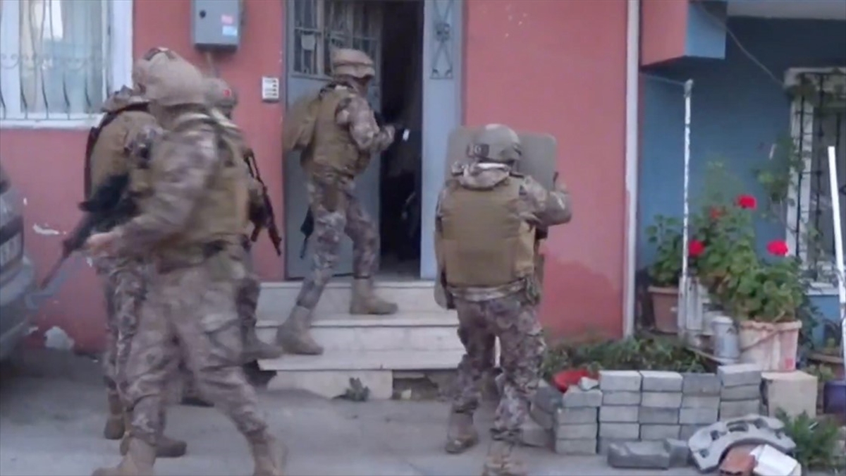 "mahzen-46" Operasyonlarında 3 Organize Suç Örgütü Çökertildi