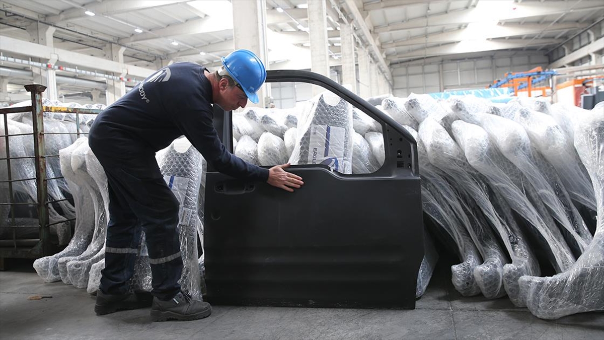 Konyalı Firma Otomotivin Devlerine Kaporta Üretiyor