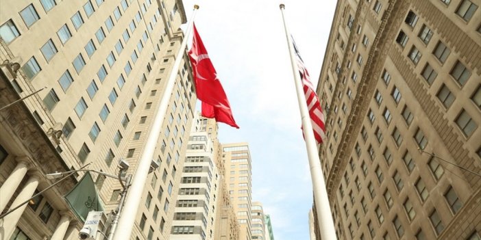 New York'un Finans Merkezi Wall Street'te Türk Bayrağı 24. Kez Göndere Çekildi