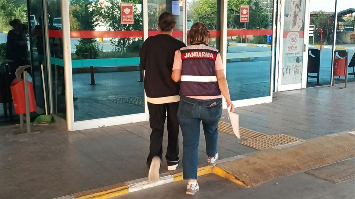 İzmir'deki Terör Operasyonunda 30 Şüpheli Yakalandı