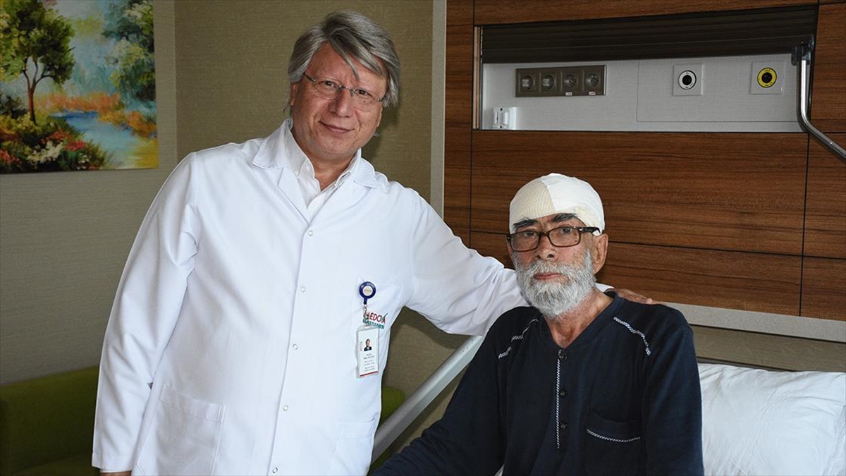 Prostattan Beynine Sıçrayan 3 Tümörden 4 Saatlik Ameliyatla Kurtuldu