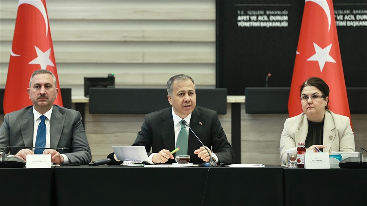 Bakan Yerlikaya, 6 Şubat Depreminden Etkilenen 11 İlin Milletvekilleriyle Afad'da Bir Araya Geldi