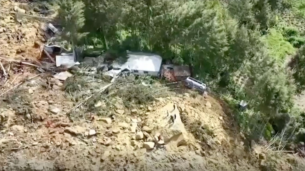 Papua Yeni Gine'deki Toprak Kaymasında 300'ü Aşkın Kişinin Öldüğü Tahmin Ediliyor