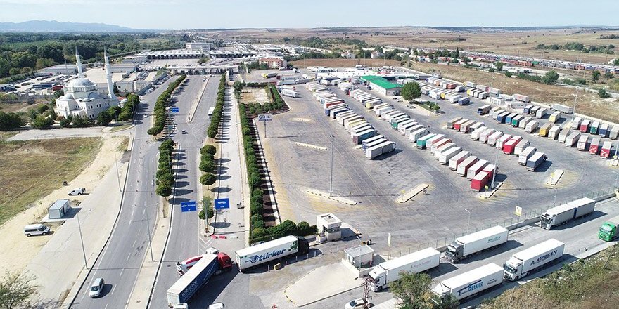 Türk TIR'ları Yatıyor, Avrupalı Taşıyor! Kotanın Bedeli 250 Milyon Euro Zarar