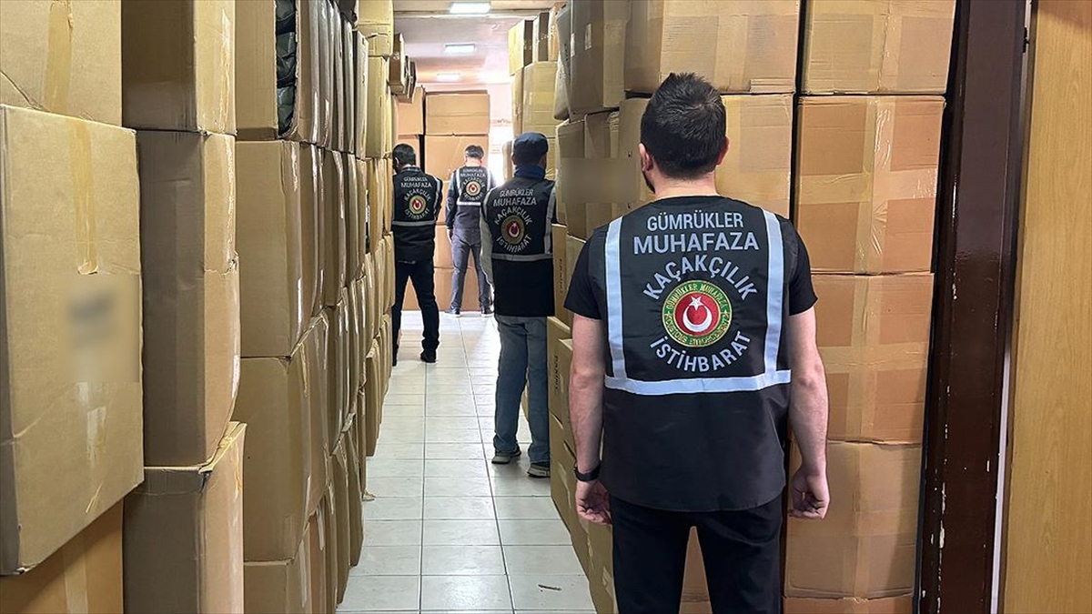 Gümrük Muhafaza Ekiplerince 1 Milyar 22 Milyon Lira Değerinde Kaçak Eşya Ele Geçirildi