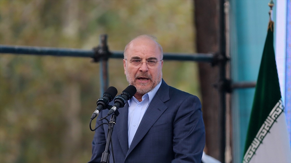 İran'da Muhafazakar Siyasetçi Kalibaf Yeniden Meclis Başkanı Seçildi