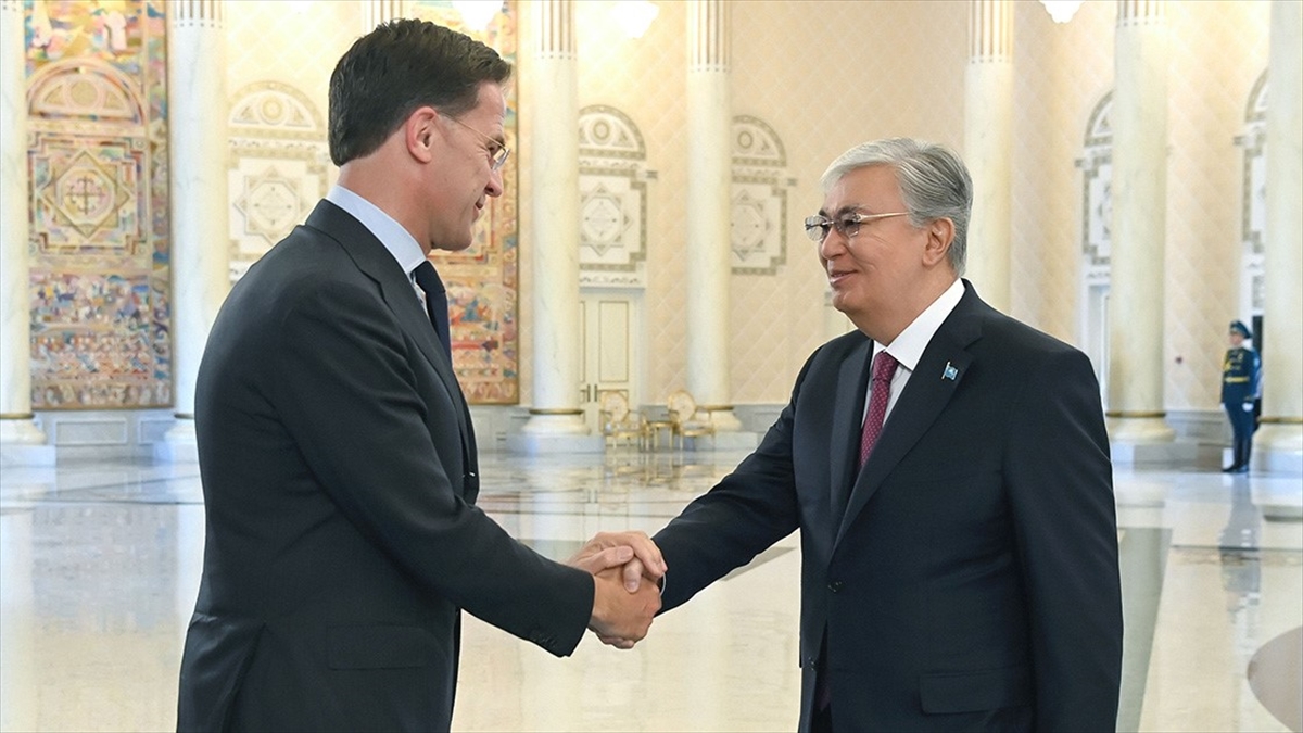 Kazakistan Cumhurbaşkanı Tokayev, Hollanda Başbakanı Rutte'yi Kabul Etti