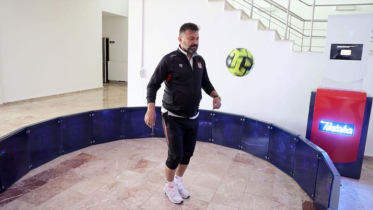 Futbolcuların Pas Kabiliyetini Ölçen "tiki Taka" Adlı Antrenman Cihazı Geliştirildi