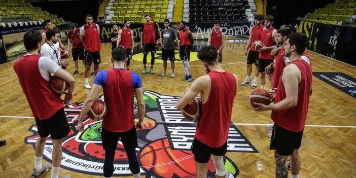 Mersin'in Erkek Basketbol Takımı, Seyircisi Önünde Süper Lig'e Çıkma Peşinde