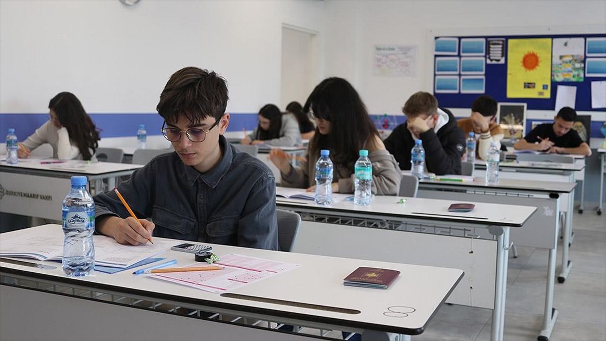 Türkiye Maarif Vakfının 30 Ülkeyi Kapsayan Sınavlarına 20 Bin Kişinin Katılması Bekleniyor