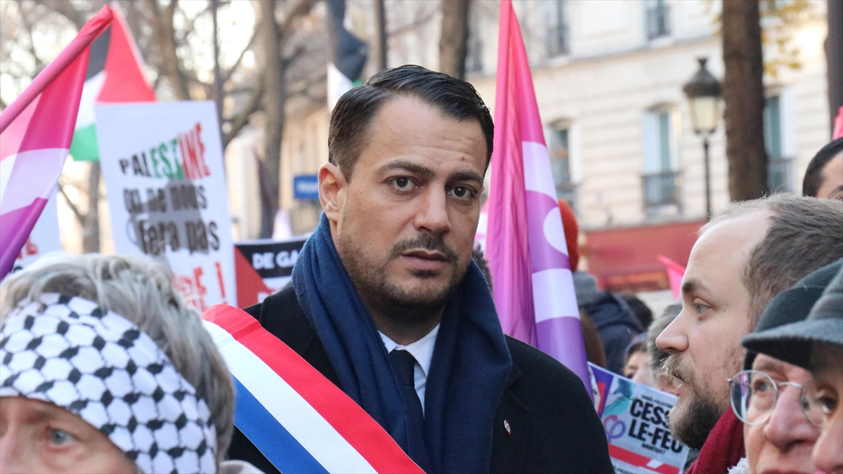 Fransa'da Mecliste Filistin Bayrağı Açtığı İçin Men Cezası Alan Milletvekili Aihm'ye Başvurdu