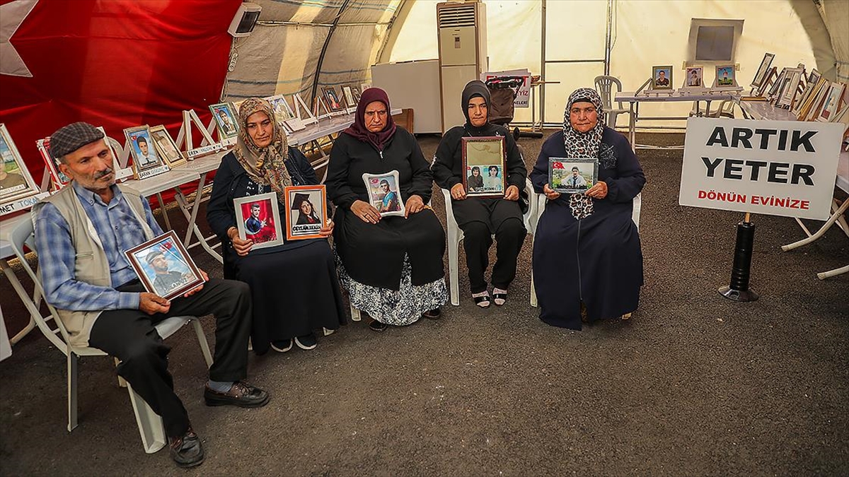 Diyarbakır Annelerinden Evlatlarına "Teslim Ol" Çağrısı