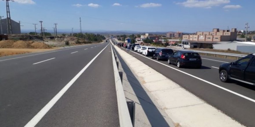 İpsala Sınır Kapısı’nda Gurbetçi Yoğunluğu