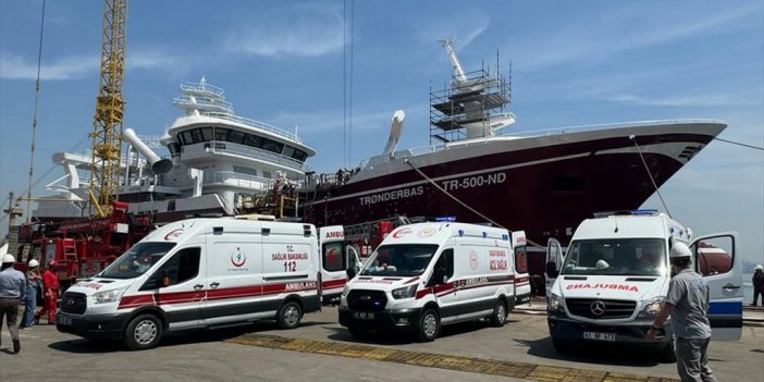 Tersanedeki Gemide Çıkan Yangında Yaralanan 4 Personel Hastaneye Kaldırıldı