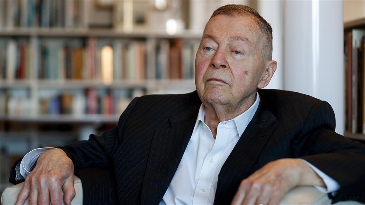 İnsan Hakları İzleme Örgütünün Kurucularından Neier, İsrail'in Soykırım Yaptığı Görüşünde