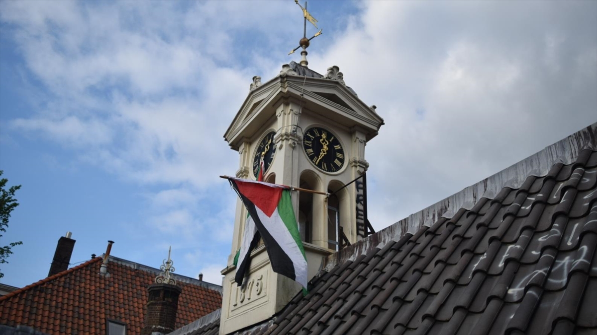 Meksikalı Oyuncu Barrera, Gazzeli Gencin Yazdığı Şiiri Okudu