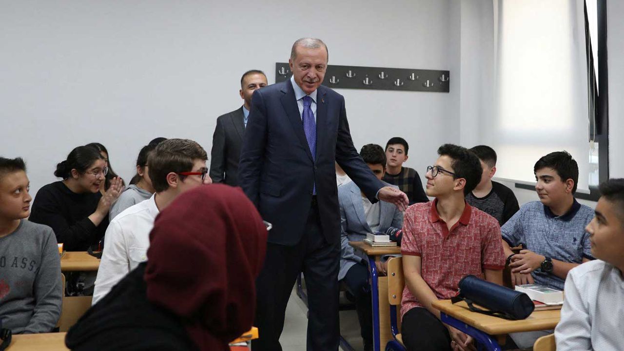 Erdoğan, YKS'ye girecek öğrencilere başarılar diledi