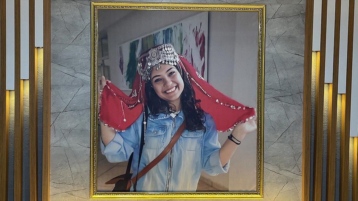 Şehit öğretmen Aybüke Yalçın anılıyor