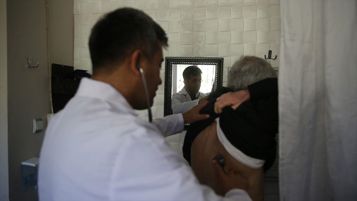 Bakan Işıkhan: Aile Hekimlerinin Raporlu Reçete Edebildiği İlaç Sayısını 1858'e Çıkardık